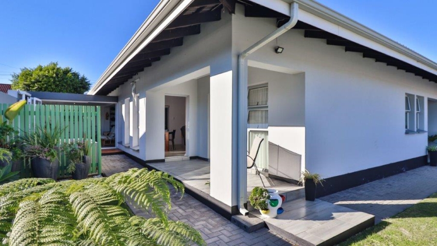 3 Bedroom Property for Sale in Bayview Western Cape